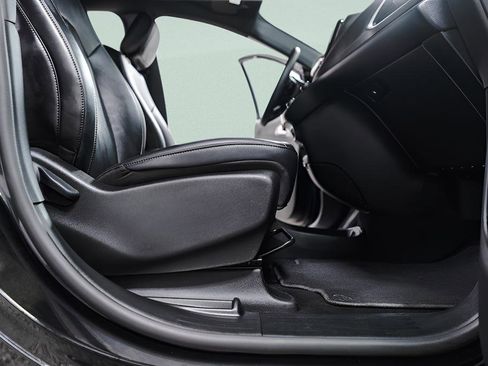 Used 2025 Chrysler Pacifica Select image 40