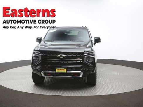 Used 2025 Chevrolet Suburban Z71 AWD/4WD image 56