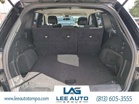Used 2011 Jeep Grand Cherokee Laredo w/ Trailer Tow Group AWD/4WD image 12