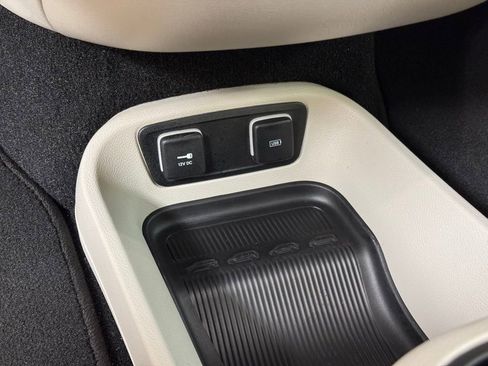 Used 2018 Chrysler Pacifica Limited w/ Advanced Safetytec Group image 33