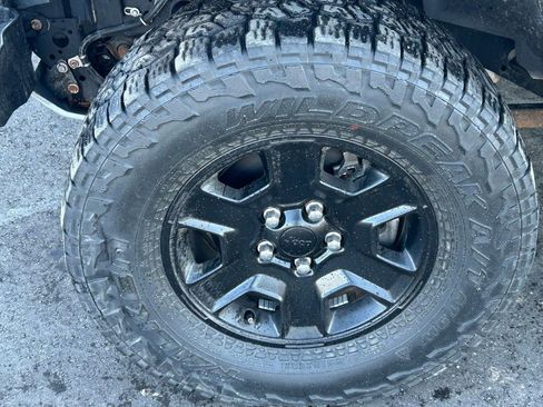 Used 2022 Jeep Gladiator Mojave w/ Cold Weather Group image 9