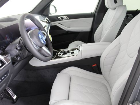 New 2026 BMW X5 xDrive40i w/ M Sport Package image 5