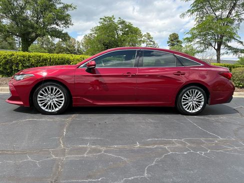Used 2019 Toyota Avalon Limited w/ Advanced Safety Package FWD image 2