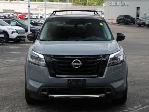Certified 2024 Nissan Pathfinder Platinum AWD/4WD image 7