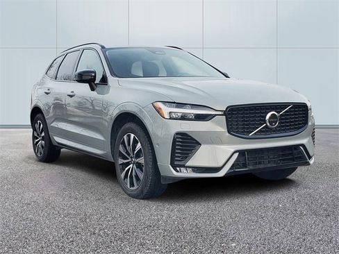 Certified 2025 Volvo XC60 B5 Plus image 3