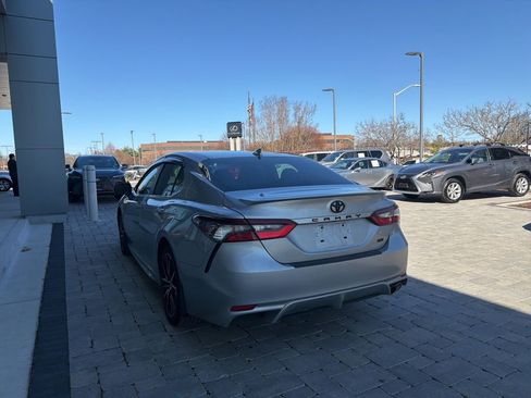 Used 2023 Toyota Camry SE w/ Convenience Package image 9