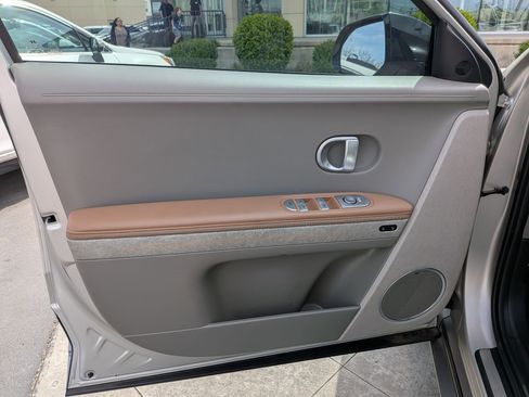 Used 2024 Hyundai Ioniq 5 Limited image 14