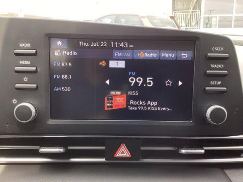 Used 2025 Hyundai Elantra SE w/ Cargo Package FWD image 20