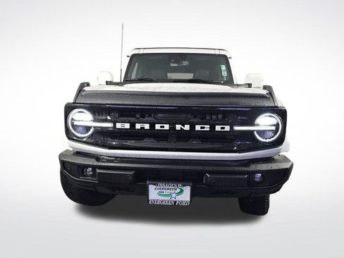 Used 2021 Ford Bronco Outer Banks image 2