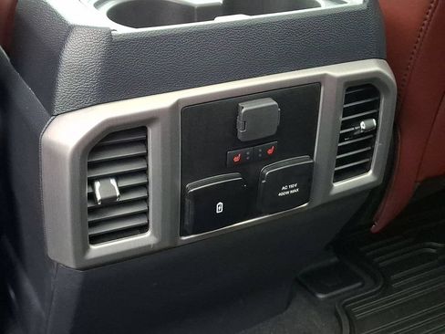 Certified 2022 Ford F350 Platinum w/ FX4 Off-Road Package AWD/4WD image 11