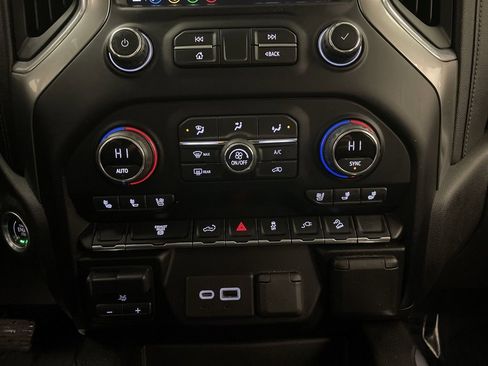 Used 2021 Chevrolet Silverado 2500 LTZ image 12