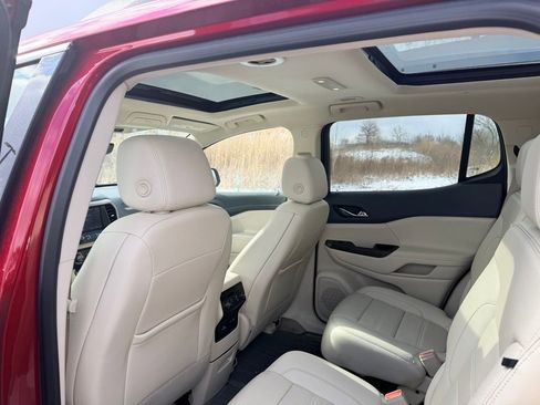 Used 2023 GMC Acadia Denali w/ Denali Technology Package image 4