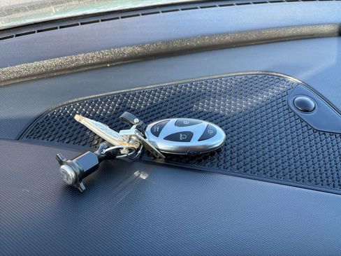 Used 2025 Hyundai Elantra SEL image 21