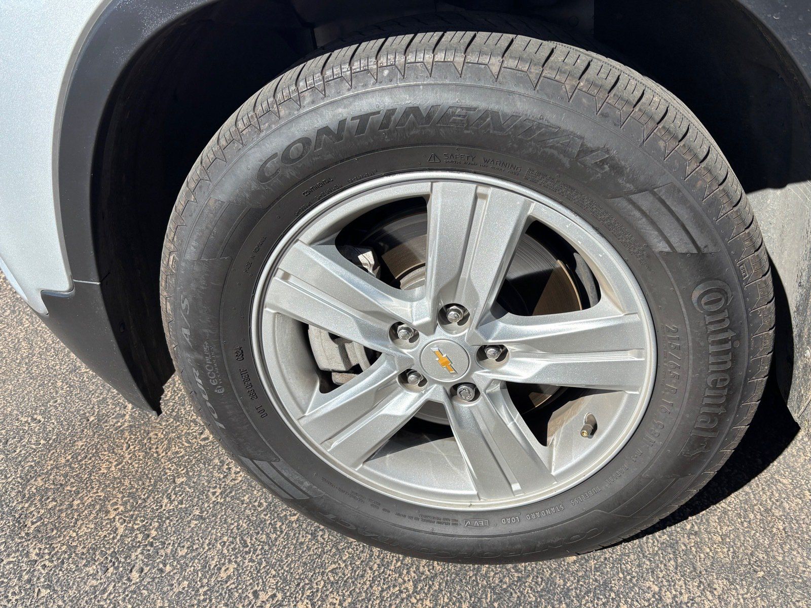 Used 2022 Chevrolet Trax LS w/ Tint and Cruise Package FWD image 6