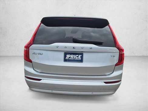 Used 2022 Volvo XC90 T5 Momentum FWD image 7