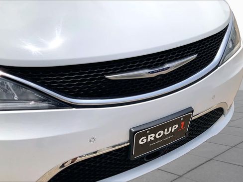 Used 2020 Chrysler Pacifica Limited w/ Advanced Safetytec Group FWD image 36