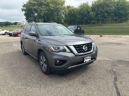 Used 2017 Nissan Pathfinder SV w/ Trailer Tow Package AWD/4WD image 3