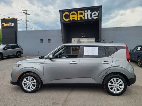 Used 2022 Kia Soul LX FWD image 9