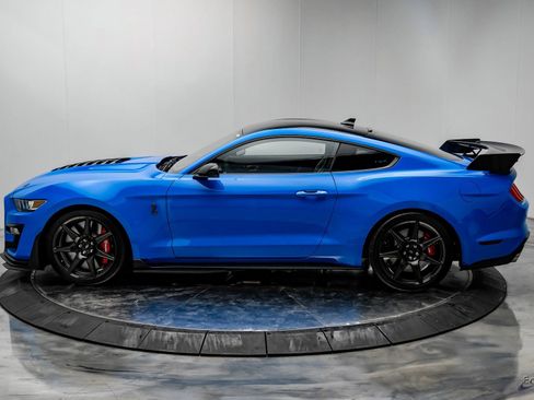 Used 2022 Ford Mustang Shelby GT500 w/ Carbon Fiber Track Pack image 9