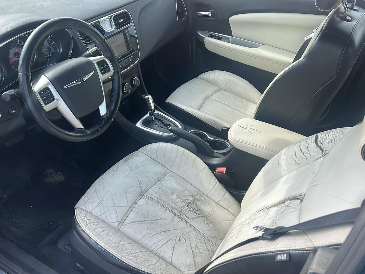 Used 2013 Chrysler 200 Limited FWD image 9
