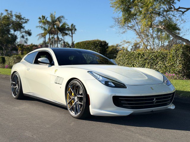 Used 2017 Ferrari GTC4Lusso AWD/4WD image 10