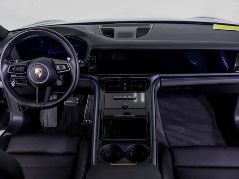 Certified 2025 Porsche Panamera w/ Premium Package RWD image 7