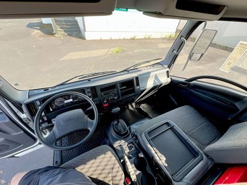 New 2024 Chevrolet Low Cab Forward image 17