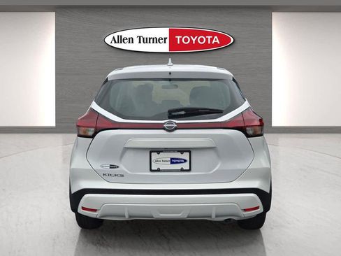 Used 2025 Nissan Kicks Play S FWD image 7