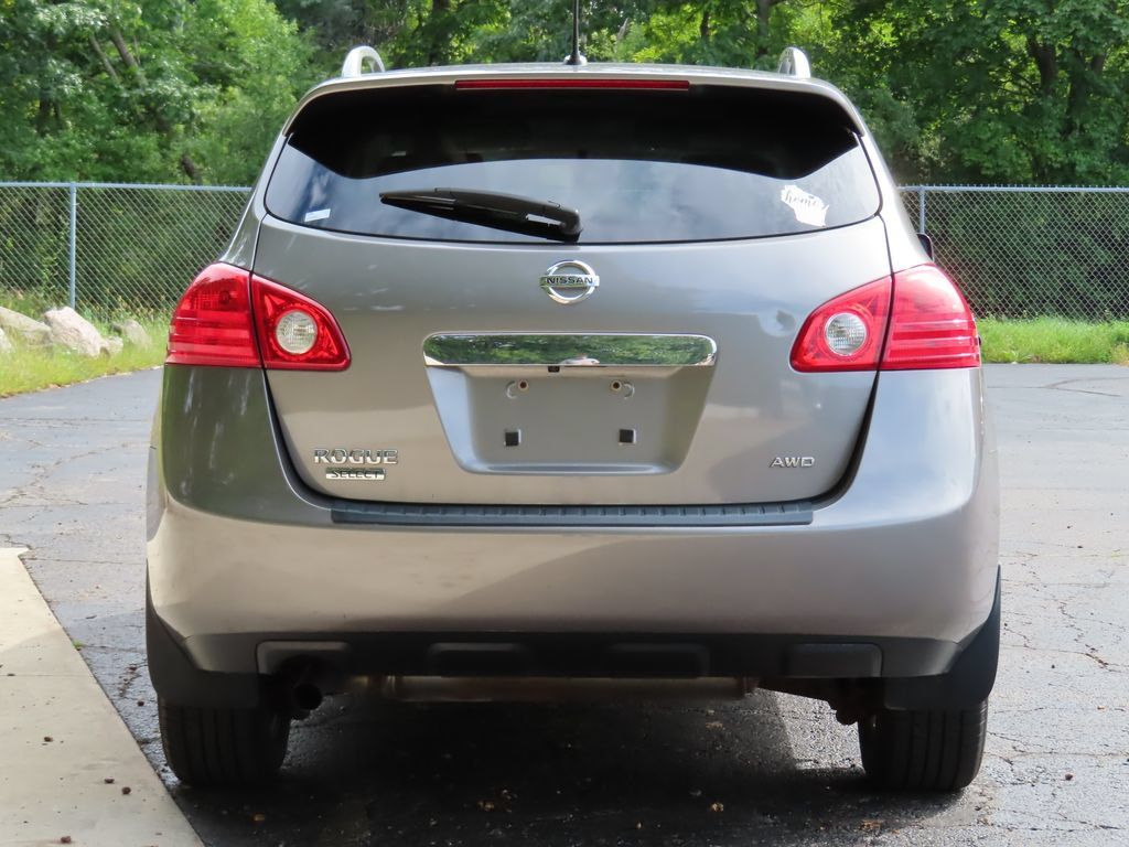 Used 2015 Nissan Rogue S w/ Convenience Package AWD/4WD image 5