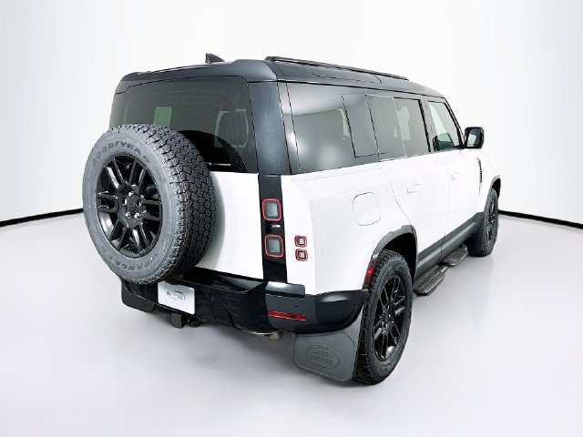 Used 2026 Land Rover Defender 110 S AWD/4WD image 5