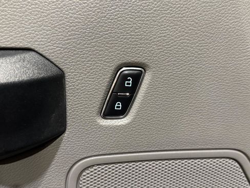 Used 2019 Ford F250 XL w/ Power Equipment Group AWD/4WD image 28