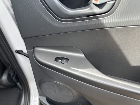 Used 2023 Hyundai Kona SEL image 29