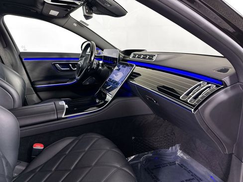Certified 2024 Mercedes-Benz Maybach S 680 4MATIC image 31