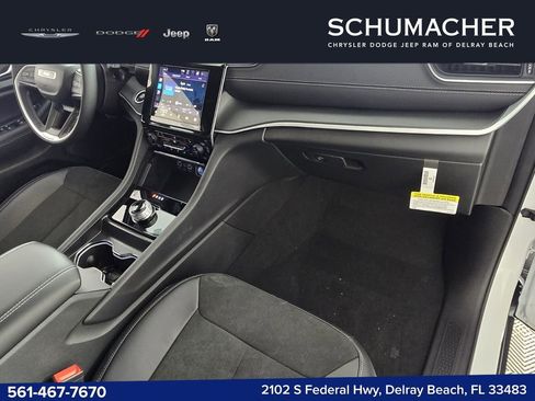 New 2025 Jeep Grand Cherokee L Laredo RWD image 17