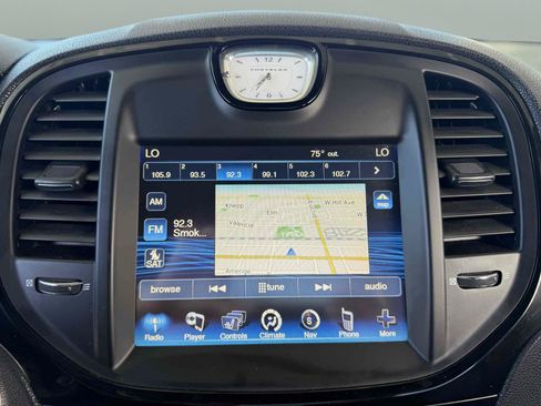 Used 2013 Chrysler 300 S RWD image 17