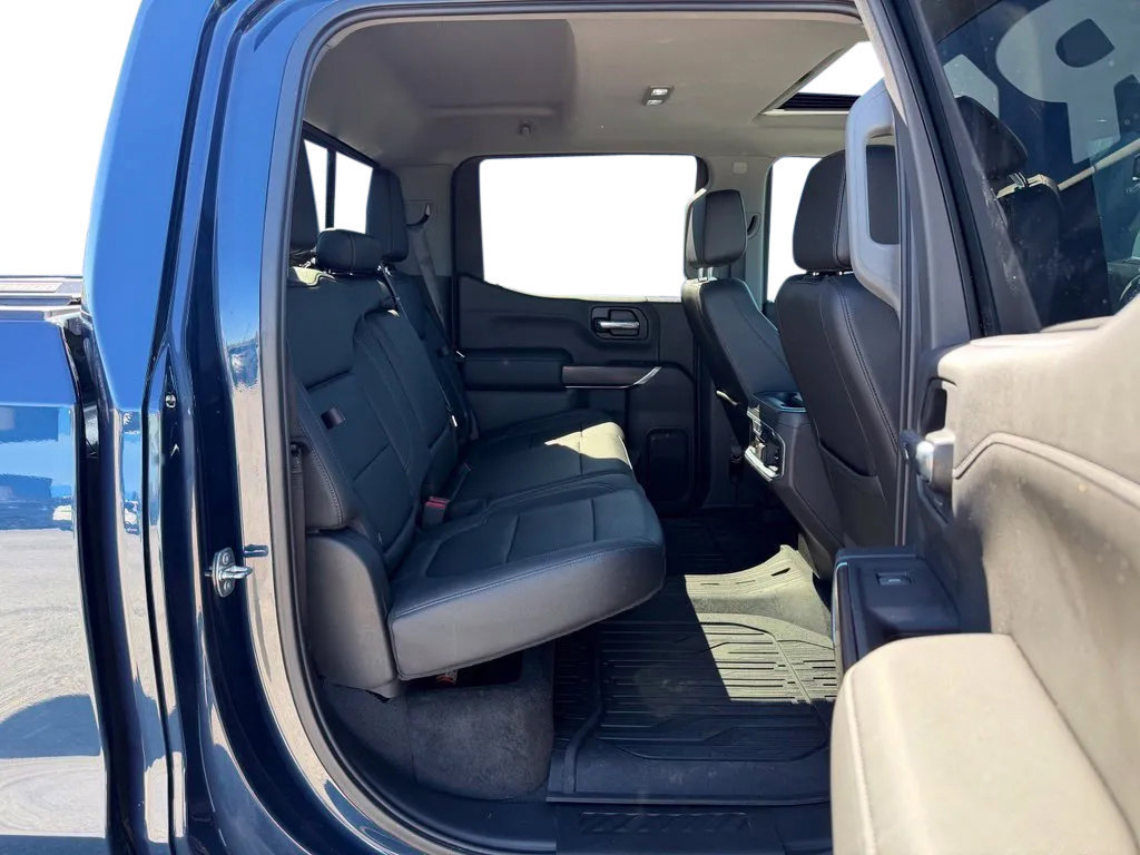 Used 2019 GMC Sierra 1500 SLT w/ SLT Premium Plus Package AWD/4WD image 30