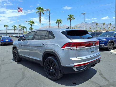 Used 2024 Volkswagen Atlas Cross Sport SE AWD/4WD image 12