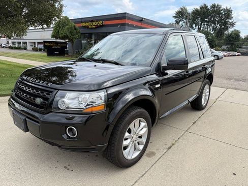 Used 2015 Land Rover LR2 image 1