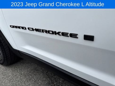 Used 2023 Jeep Grand Cherokee L Laredo AWD/4WD image 34