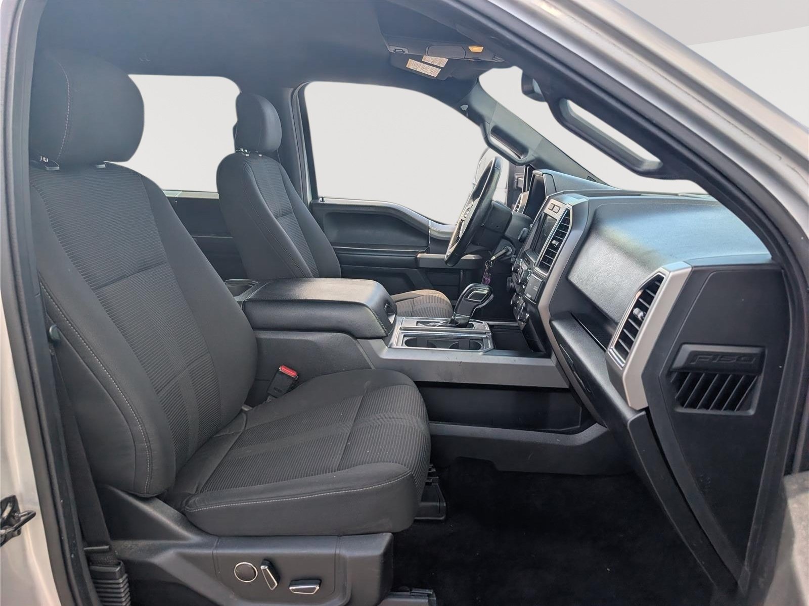 Used 2016 Ford F150 XLT w/ Equipment Group 302A Luxury AWD/4WD image 13