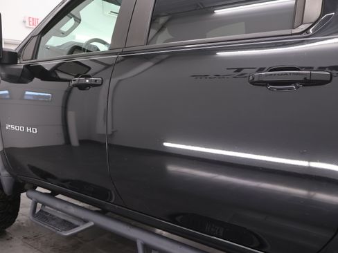 Used 2024 Chevrolet Silverado 2500 LT image 31