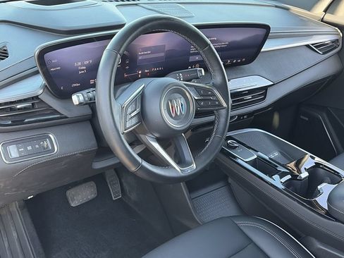 Used 2025 Buick Enclave Preferred w/ Power Package FWD image 17