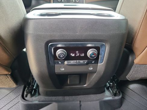 Certified 2023 Chevrolet Tahoe High Country AWD/4WD image 13