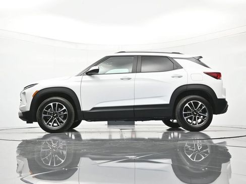 Used 2025 Chevrolet TrailBlazer LT FWD image 42