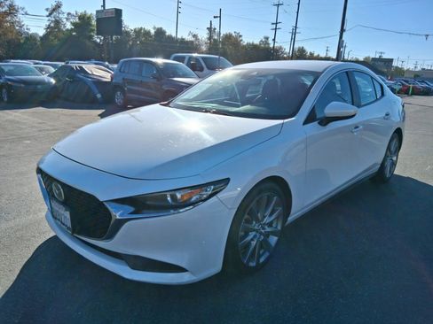 Used 2021 MAZDA MAZDA3 s FWD image 3