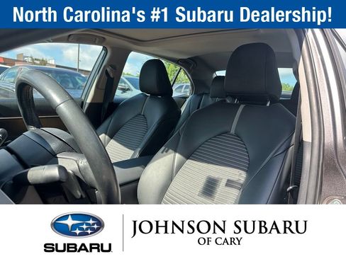 Used 2019 Toyota Camry SE w/ Convenience Package FWD image 8