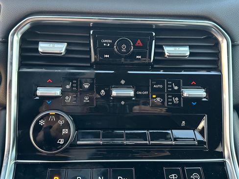 New 2025 Nissan Armada Platinum Reserve image 14