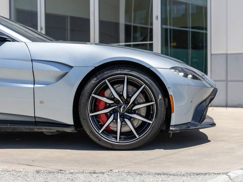 Used 2019 Aston Martin V8 Vantage Coupe RWD image 6