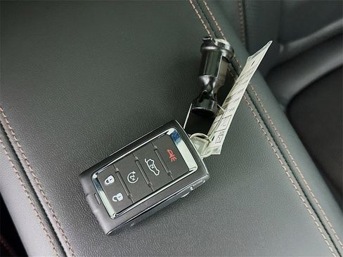 New 2026 Jeep Cherokee Overland image 19