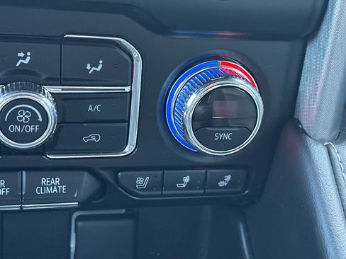 Used 2021 GMC Yukon SLT image 32